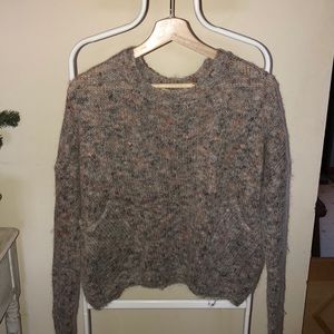 Woman’s Belleville’s sweater